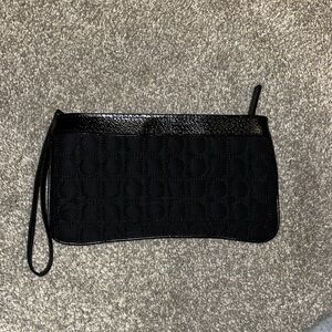 Kate Spade Black Quilted Wristlet – Like New